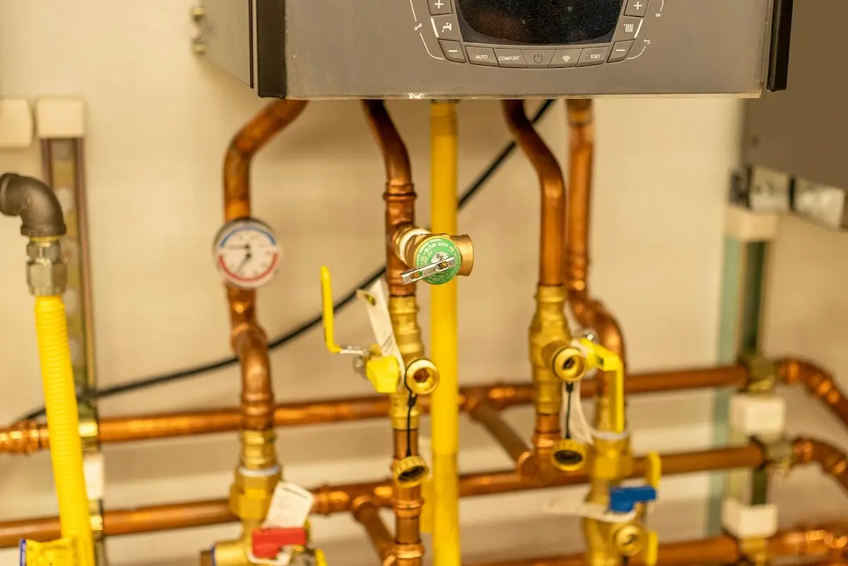 Licensed technician providing Emergency Plumbing for a homeowner in White House